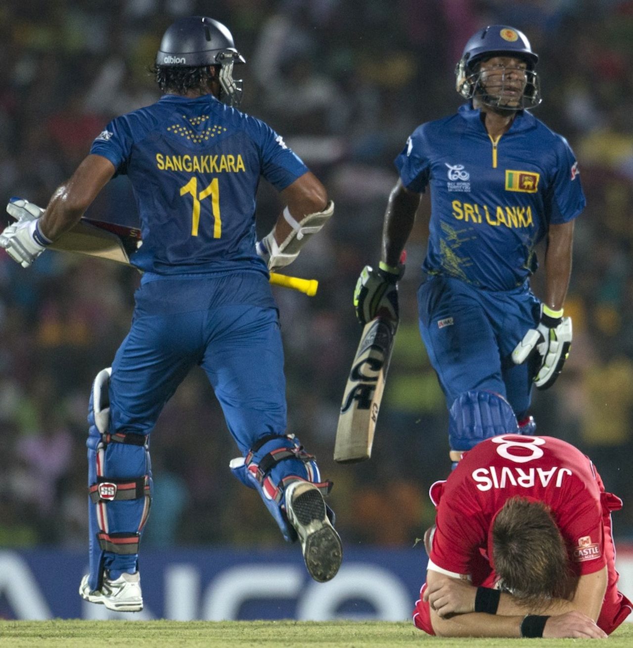 Kumar Sangakkara and Jeevan Mendis run for overthrows, Sri Lanka v Zimbabwe, Group C, World T20 2012, Hambantota, September 18, 2012
