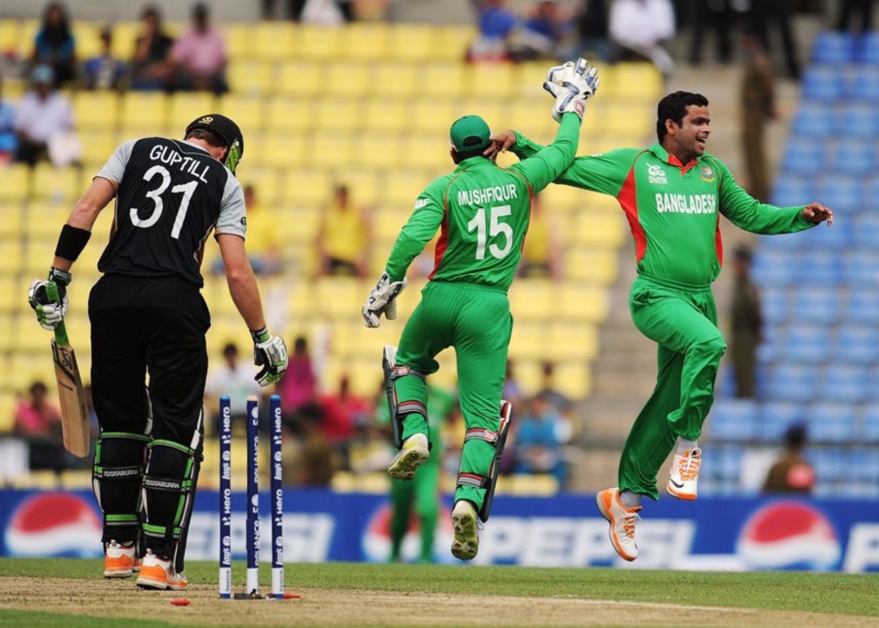 Abdur Razzak celebrates dismissing Martin Guptill, Bangladesh v New Zealand, World Twenty20 2012, Group D, Pallekele, September 21, 2012