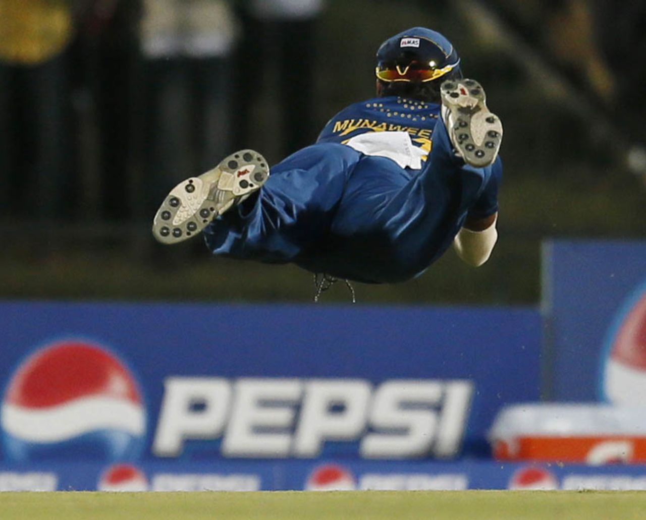 Dilshan Munaweera dives to hold a catch to dismiss Richard Levi, Sri Lanka v South Africa, World Twenty20 2012, Group C, Hambantota, September 22, 2012