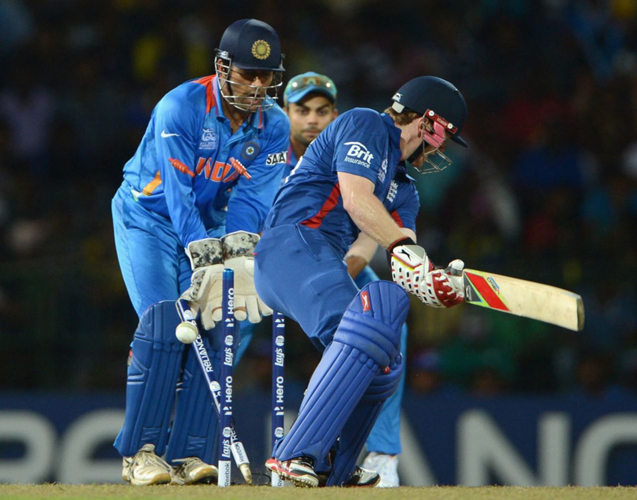 Eoin Morgan loses his middle stump, England v India, World Twenty20, Group A, Colombo
