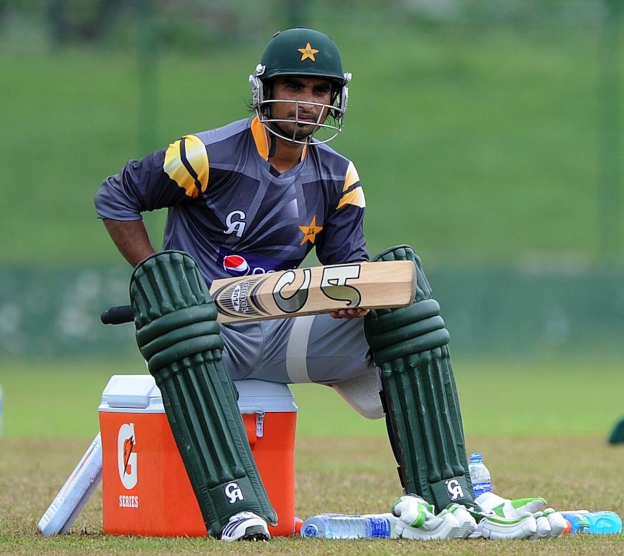 Imran Nazir takes a breather during practice, World T20 2012, Colombo, September 27, 2012