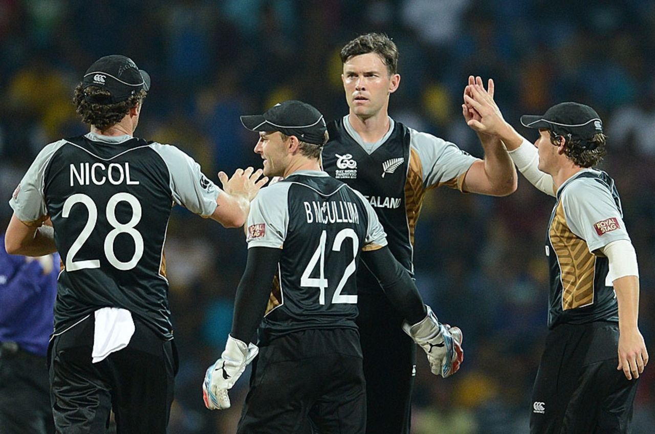 James Franklin and the rest celebrate a wicket, Sri Lanka v New Zealand, World T20 2012, Super Eights, Pallekele, September 27, 2012