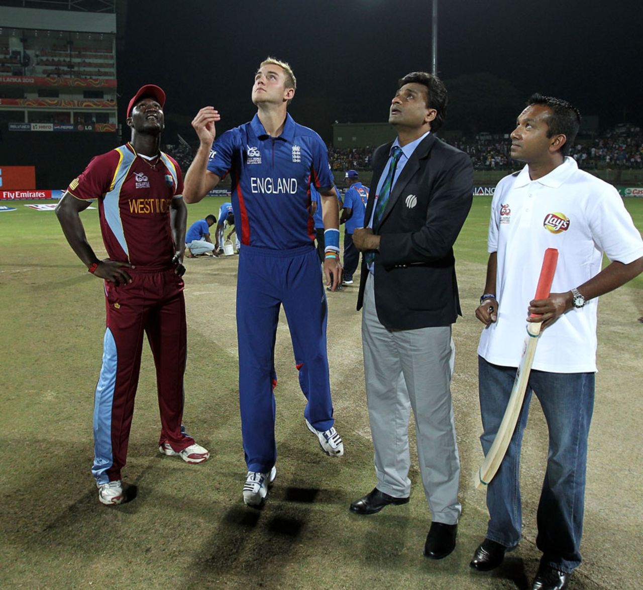 Darren Sammy looks on as Stuart Broad tosses the coin, England v West Indes, World T20 2012, Super Eights, September 27, 2012