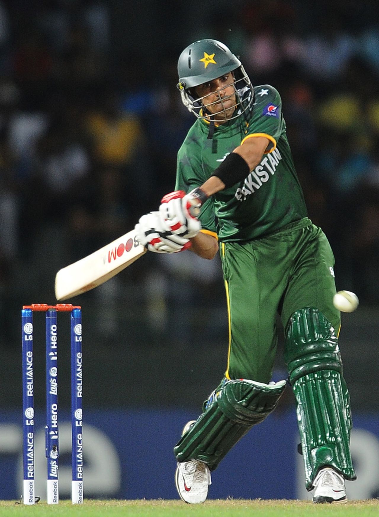 Umar Gul slogged three sixes to bring Pakistan back into the chase, Pakistan v South Africa, World Twenty 20 2012, Super Eights, Colombo, September 28, 2012