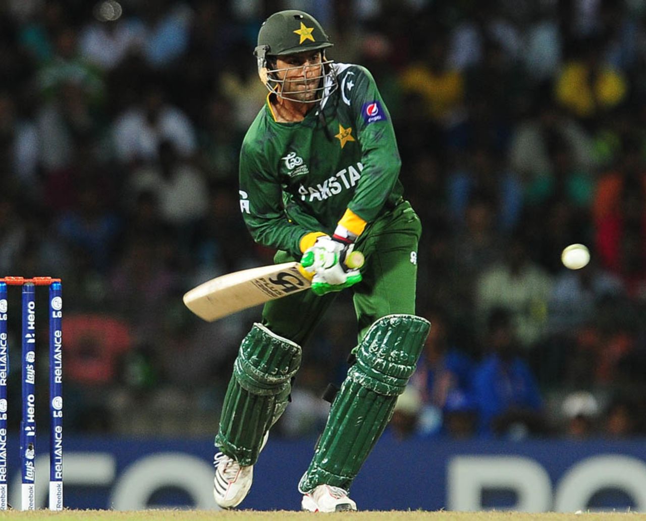 Shoaib Malik played a handy knock of 28, India v Pakistan, Super Eights, World Twenty20, Colombo, September 30, 2012