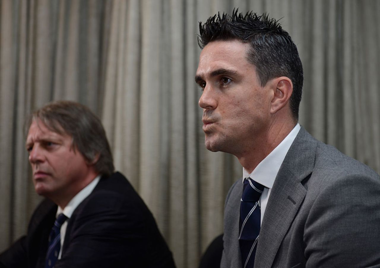 Kevin Pietersen and Giles Clarke at their press conference, Colombo, October 3, 2012