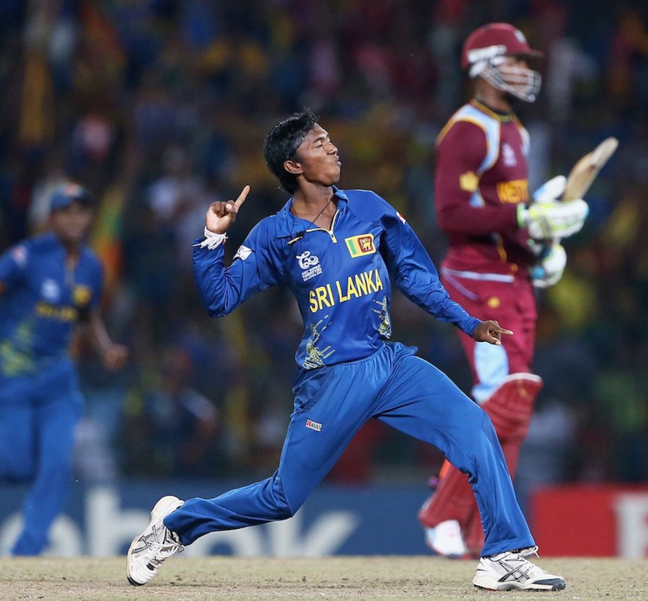 Akila Dananjaya celebrates dismissing Marlon Samuels, Sri Lanka v West Indies, final, World Twenty20, Colombo, October 7, 2012
