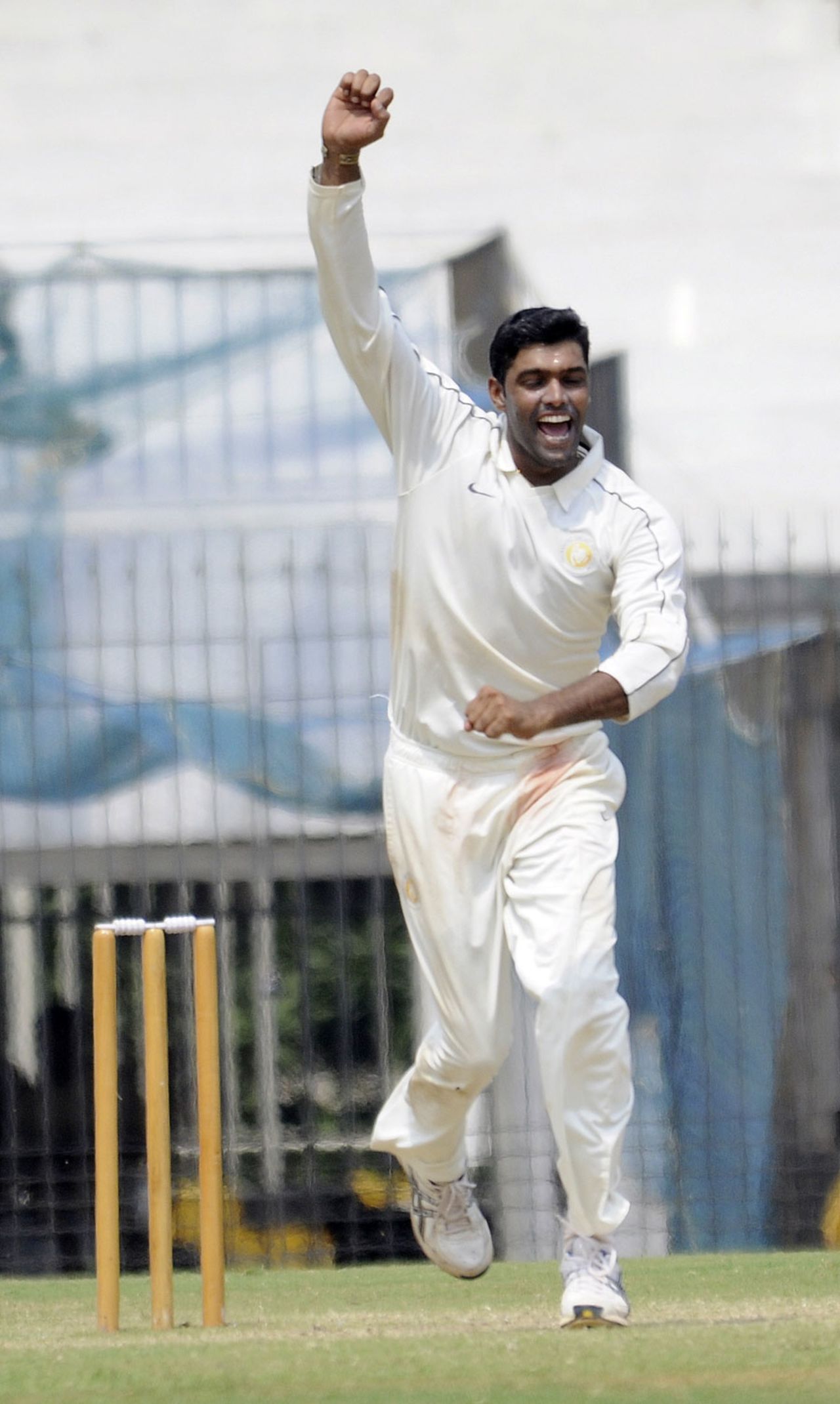 Kamlesh Makvana claimed a match haul of 10, North Zone v West Zone, quarter-final, Duleep Trophy, 4th day, Chennai, October 9, 2012