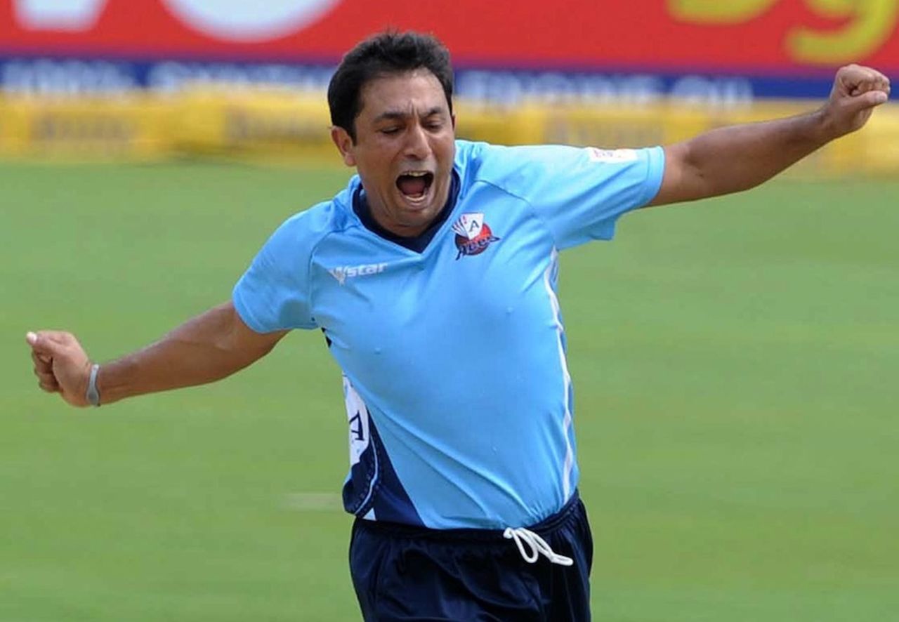 Azhar Mahmood celebrates one of his five wickets, Auckland Aces v Hampshire, Champions League T20, Centurion, October 10, 2012