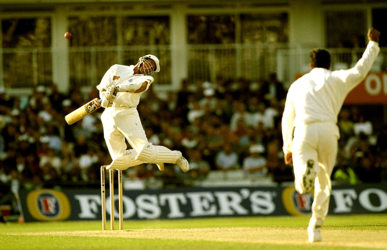 Alec Stewart avoids a bouncer from Wasim Akram, England v Pakistan, 3rd Test, The Oval, 5th day, August 26, 1996