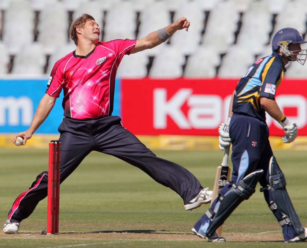 Shane Watson took two wickets, Sydney Sixers v Yorkshire, Group B, Champions League Twenty20, Cape Town, October 16, 2012