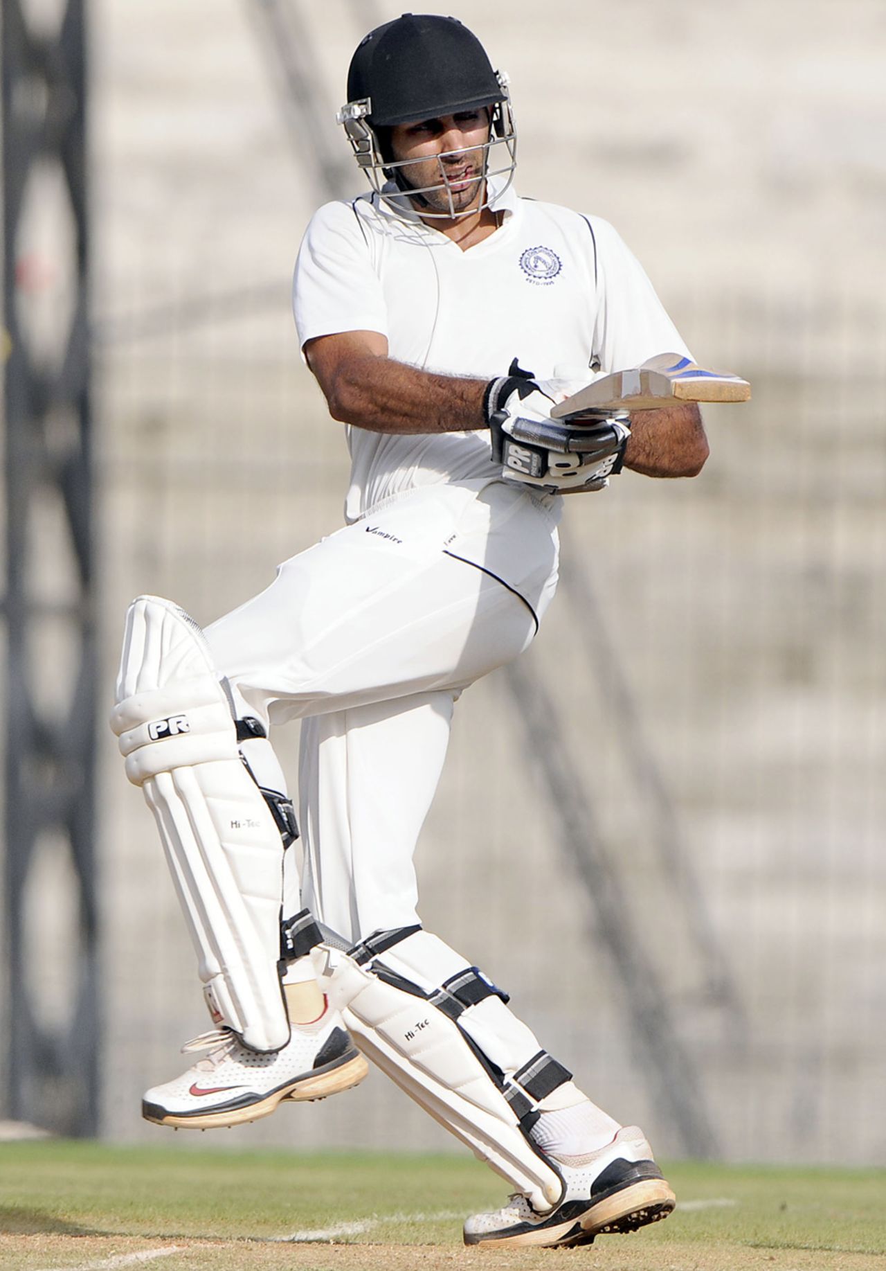 Ishank Jaggi pulls behind square, Central Zone v East Zone, Duleep Trophy final, 3rd day, Chennai, October 23, 2012