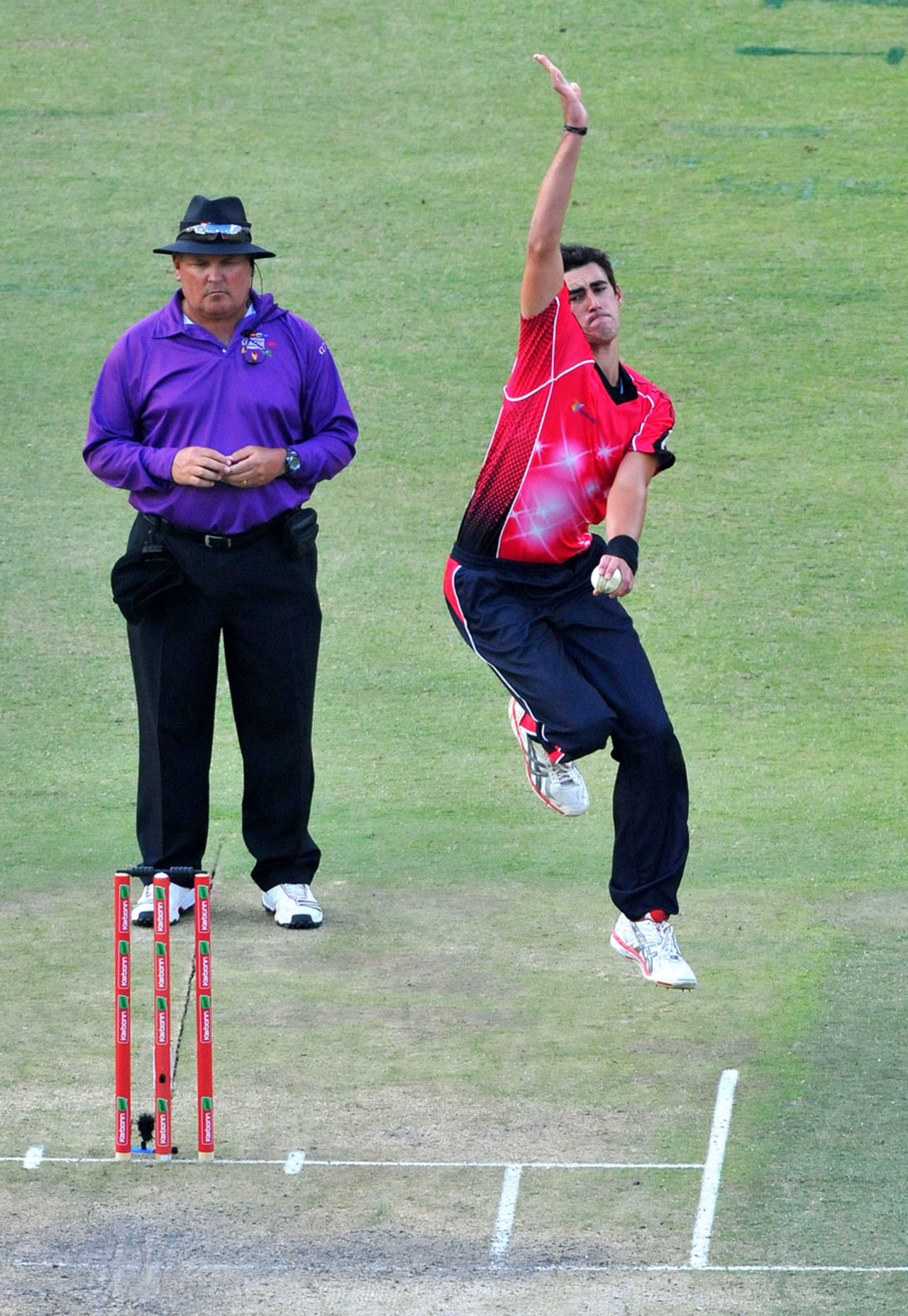 Mitchell Starc delivers the ball, Titans v Sydney Sixers, 2nd semi-final, Champions League T20, Centurion, October 26, 2012