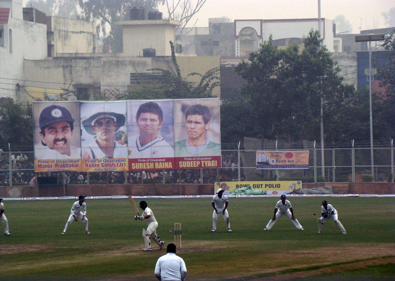 Plenty of spectators at the Ranji game in Ghaziabad, UP v Delhi, Group B, Ranji Trophy 2012-13, Ghaziabad, 2nd day, November 3, 2012