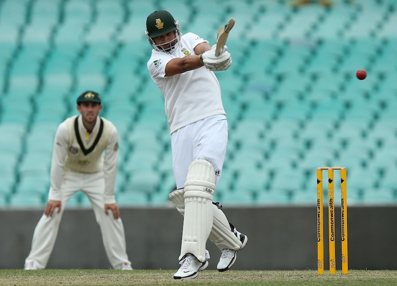Alviro Pietersen pulls during his innings of 38, Australia A v South Africans, Sydney, 2nd day, November 3, 2012