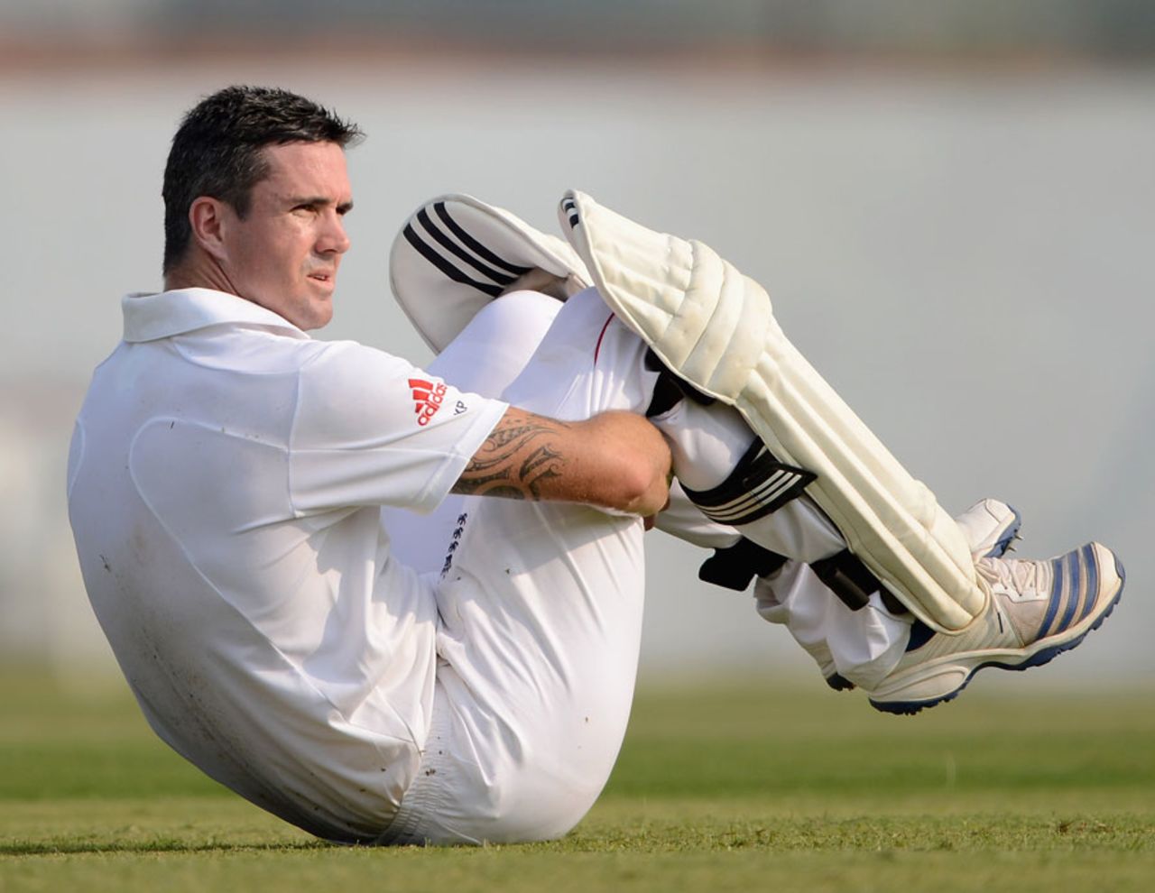 Kevin Pietersen struggled with cramp during his innings, Haryana v England XI, 1st day, Ahmedabad, November 8, 2012