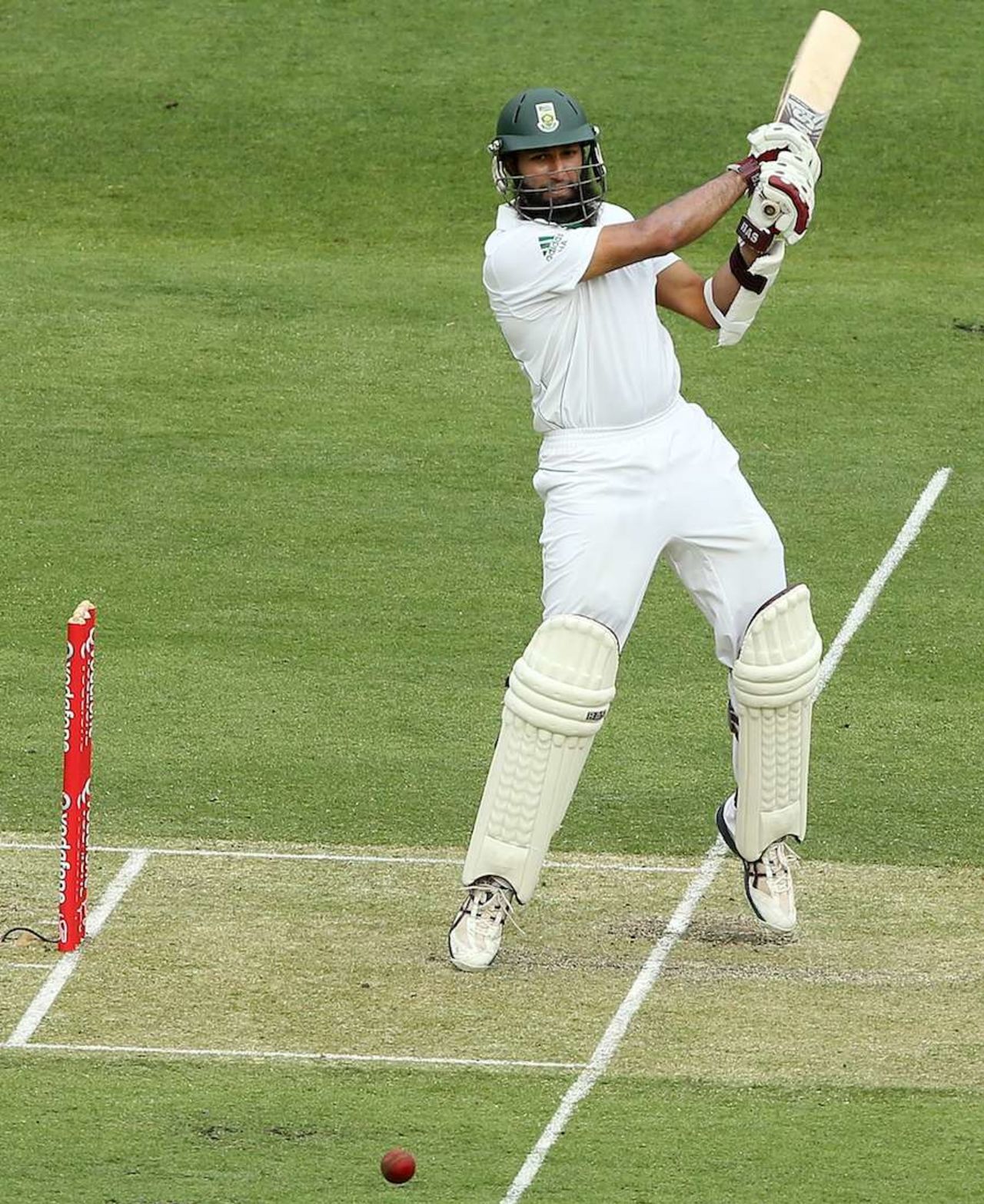 Hashim Amla cuts on tip toe, Australia v South Africa, 1st Test, Brisbane, 1st day, November 9, 2012