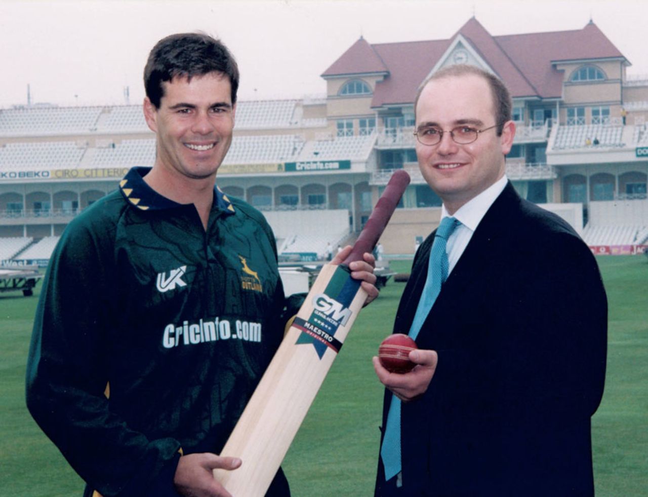 Nottinghamshire captain Stephen Fleming and Cricino supremo Andrew Hall in a snappy pre-season publicity shot, Trent Bridge, April 22, 2001