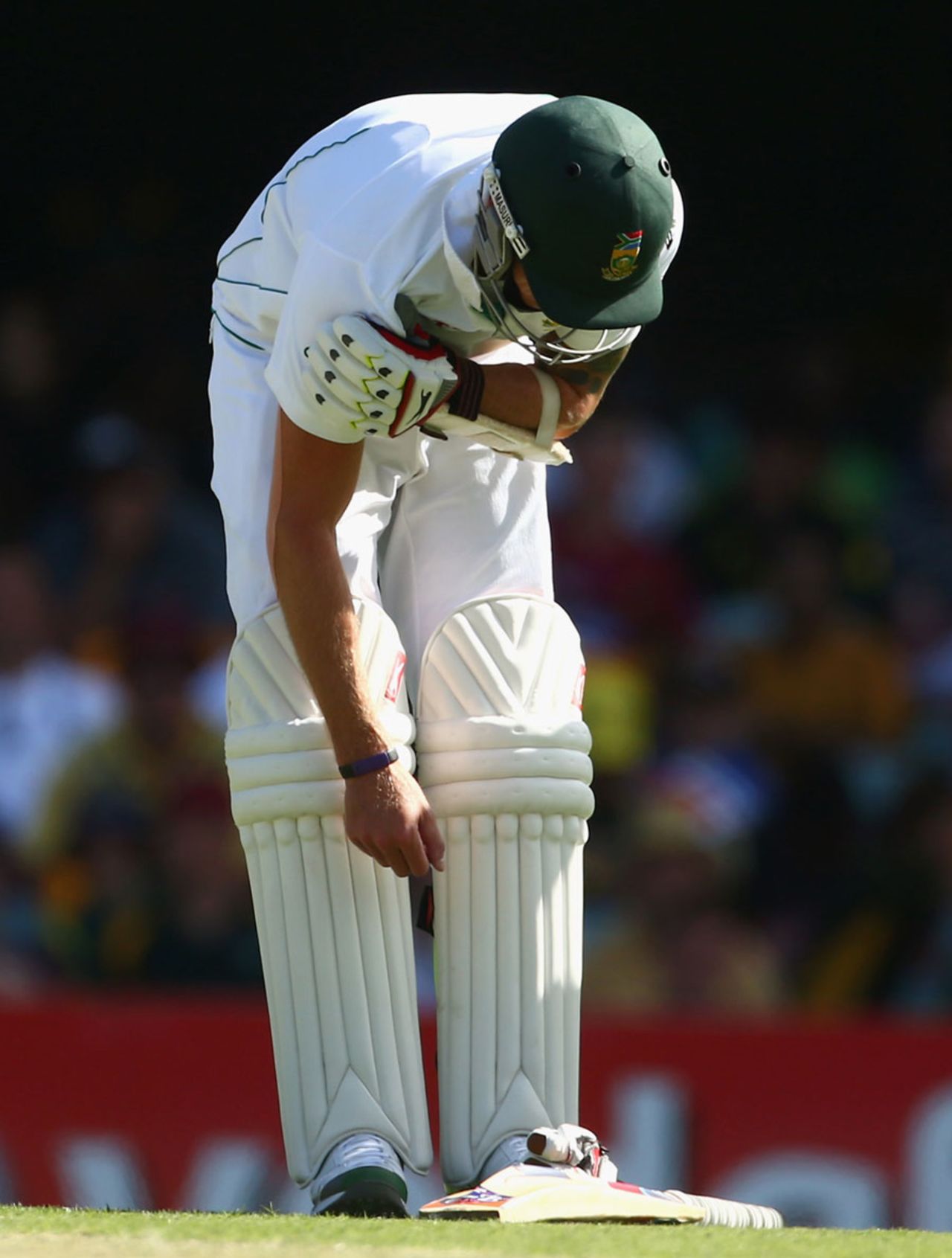 Dale Steyn was hit on the bowling shoulder by a short ball, Australia v South Africa, first Test, day three, Brisbane, November 11, 2012