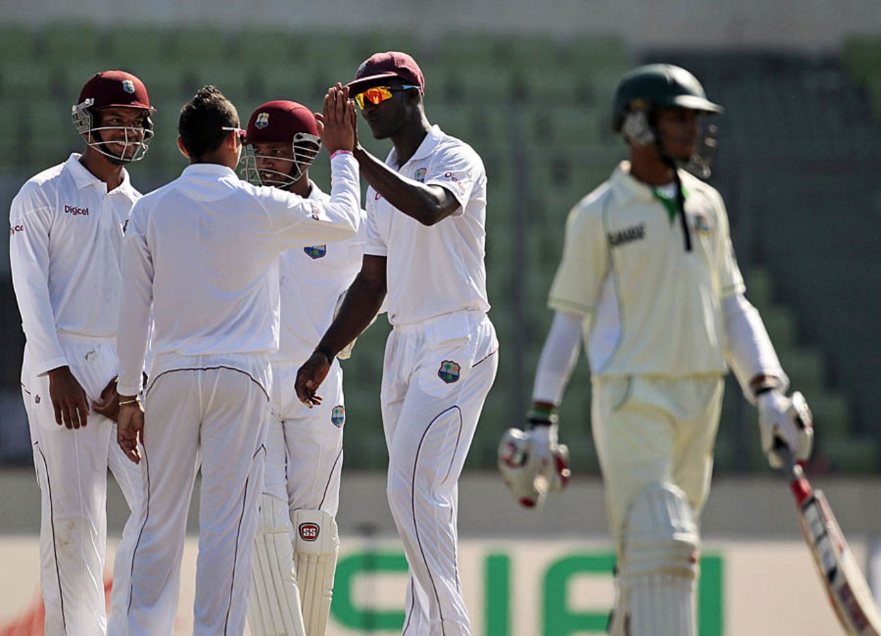 West Indies celebrate Mahmudullah's wicket, Bangladesh v West Indies, 1st Test, Mirpur, 4th day, November 16, 2012
