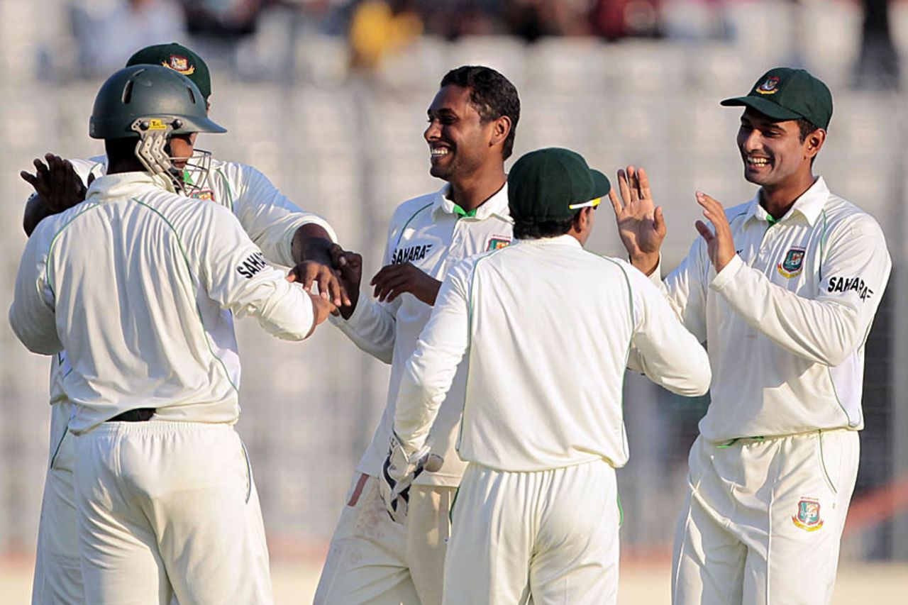 Bangladesh celebrate a wicket, Bangladesh v West Indies, 1st Test, Mirpur, 4th day, November 16, 2012