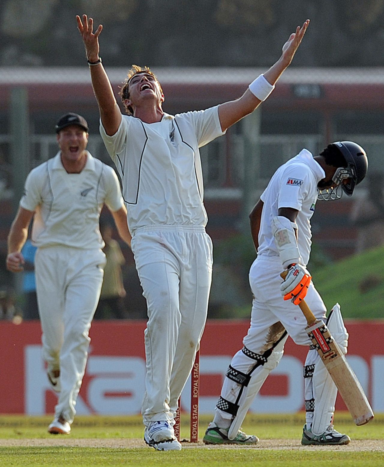 Tim Southee celebrates the wicket of Dimuth Karunaratne, Sri Lanka v New Zealand, 1st Test, Galle, 1st day, November 17, 2012