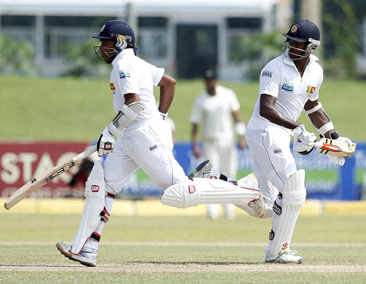 Mahela Jayawardene and Angelo Mathews put on 156 runs for the sixth wicket, Sri Lanka v New Zealand, 1st Test, Galle, 2nd day, November 18, 2012