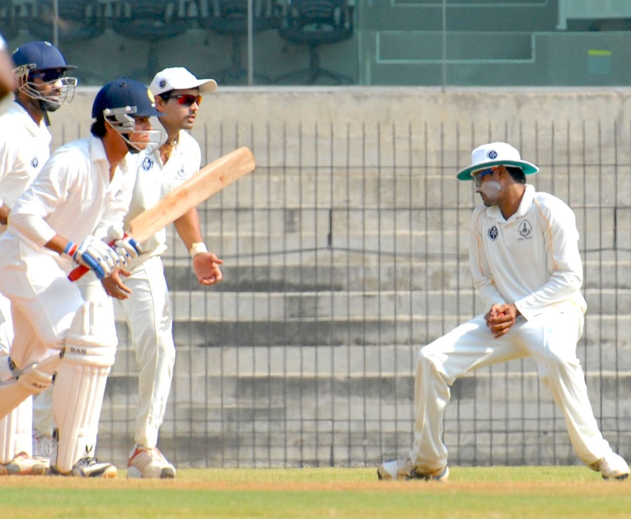 S Badrinath takes a catch at silly point ,Tamil Nadu v Maharashtra, Ranji Trophy, Group B, Chennai, 4th day, November 19, 2012