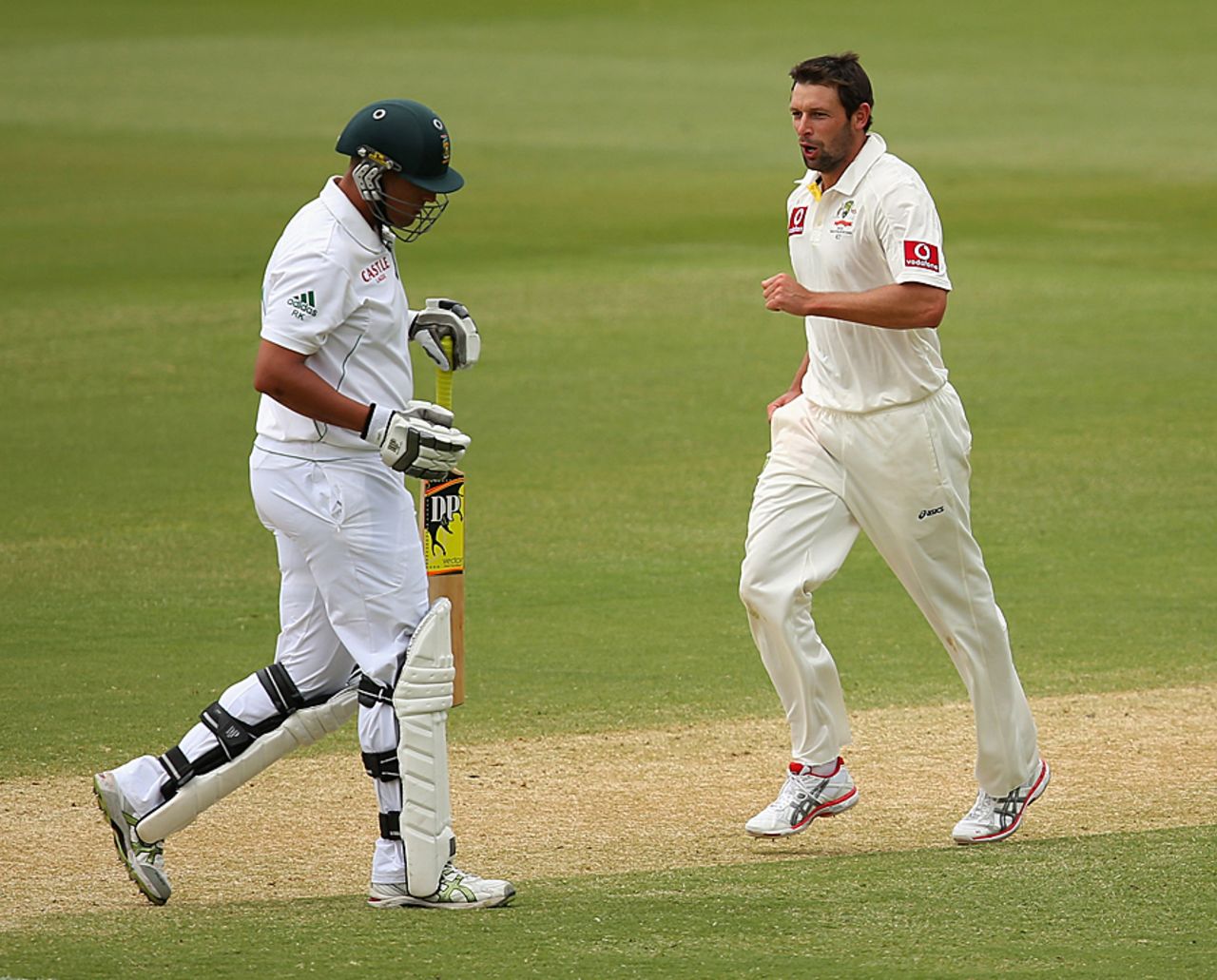Rory Kleinveldt was bowled out by Ben Hilfenhaus, Australia v South Africa, 2nd Test, Adelaide, 3rd day, November 24, 2012