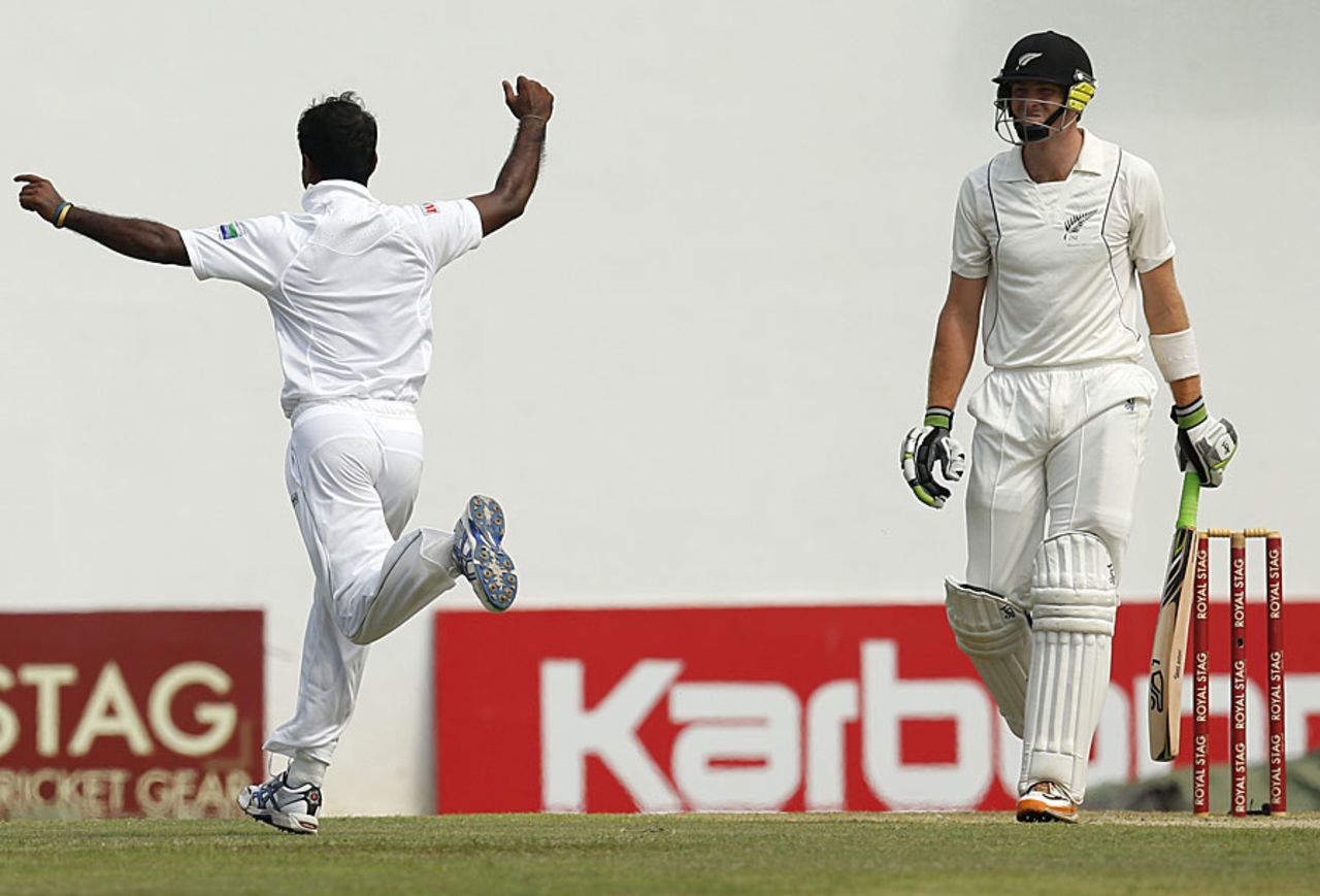 Nuwan Kulasekara celebrates after dismissing Martin Guptill early, Sri Lanka v New Zealand, 2nd Test, Colombo, 1st day, November 25, 2012