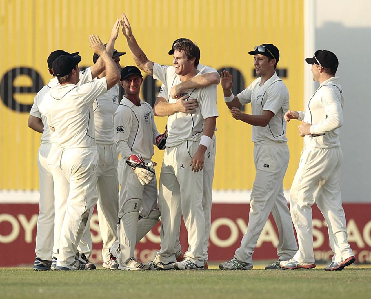 Doug Bracewell took two crucial wickets before stumps, Sri Lanka v New Zealand, 2nd Test, Colombo, 4th day, November 28, 2012