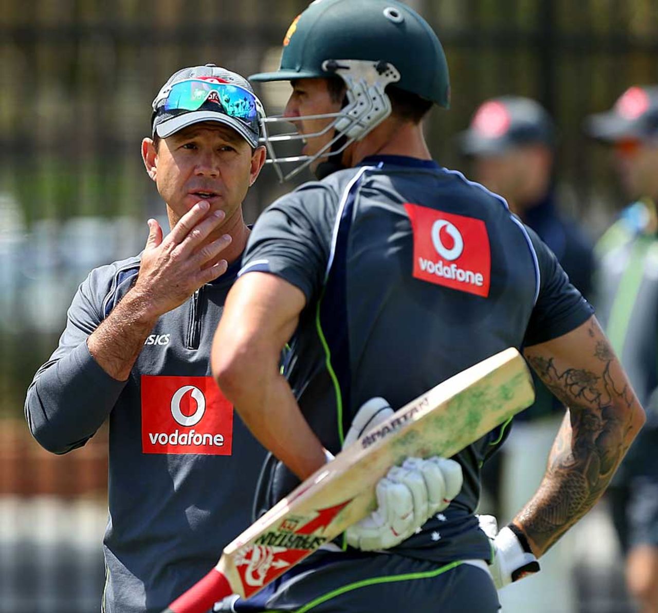 Ricky Ponting has a word with Mitchell Johnson, Perth, November 29, 2012
