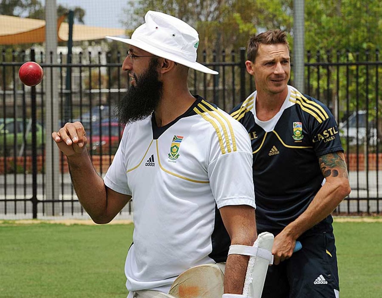 Dale Steyn and Hashim Amla prepare for the Perth Test, Perth, November 29, 2012
