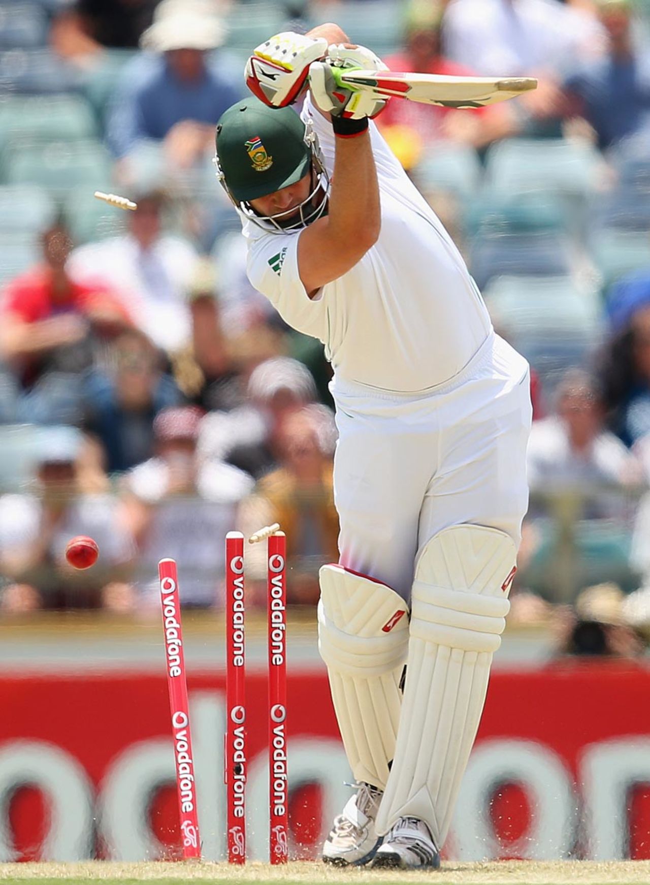 Jacques Kallis is out bowled, Australia v South Africa, 3rd Test, Perth, 1st day, November 30, 2012