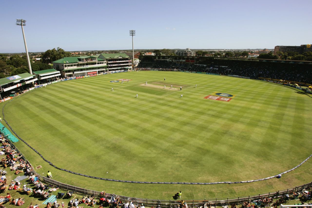 A view of St George's Park, South Africa v England 1st Test, Port Elizabeth, 3rd day, December 19, 2004