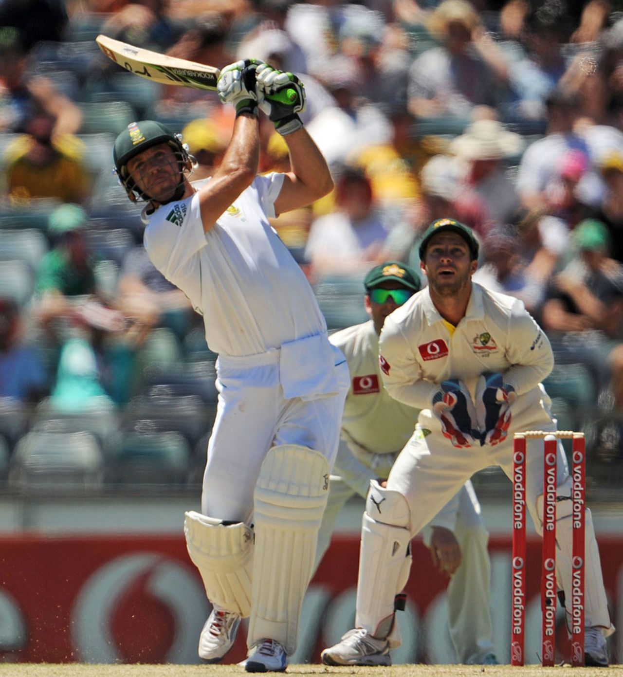 AB de Villiers powers the ball down the ground, Australia v South Africa, third Test, 3rd day, Perth, December 2, 2012