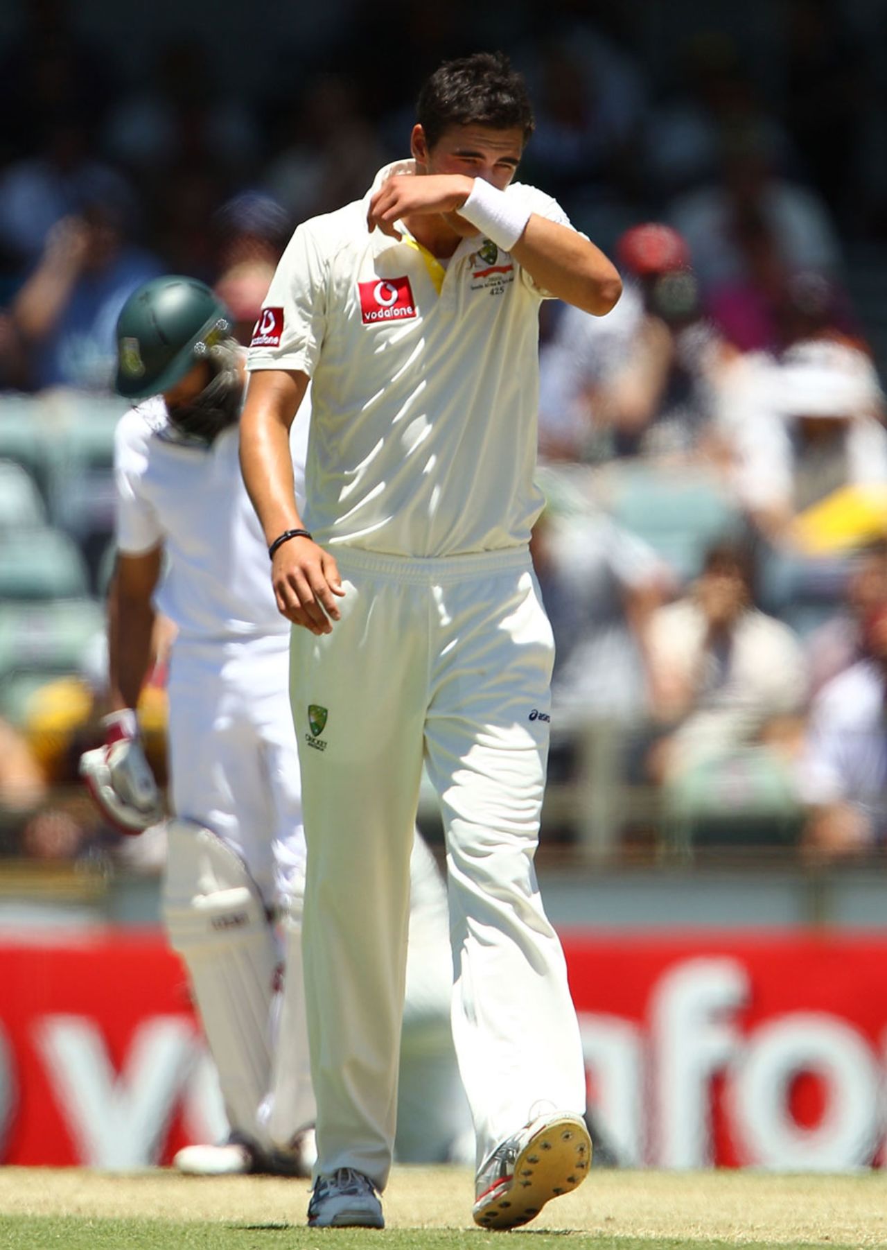 It was a day of toil for Mitchell Starc and the rest of the Australian bowlers, Australia v South Africa, third Test, day three, Perth, December 2, 2012