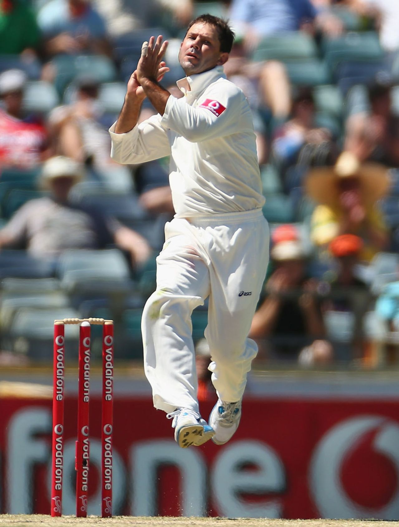 Ricky Ponting got a bowl in his farewell Test, Australia v South Africa, third Test, day three, Perth, December 2, 2012