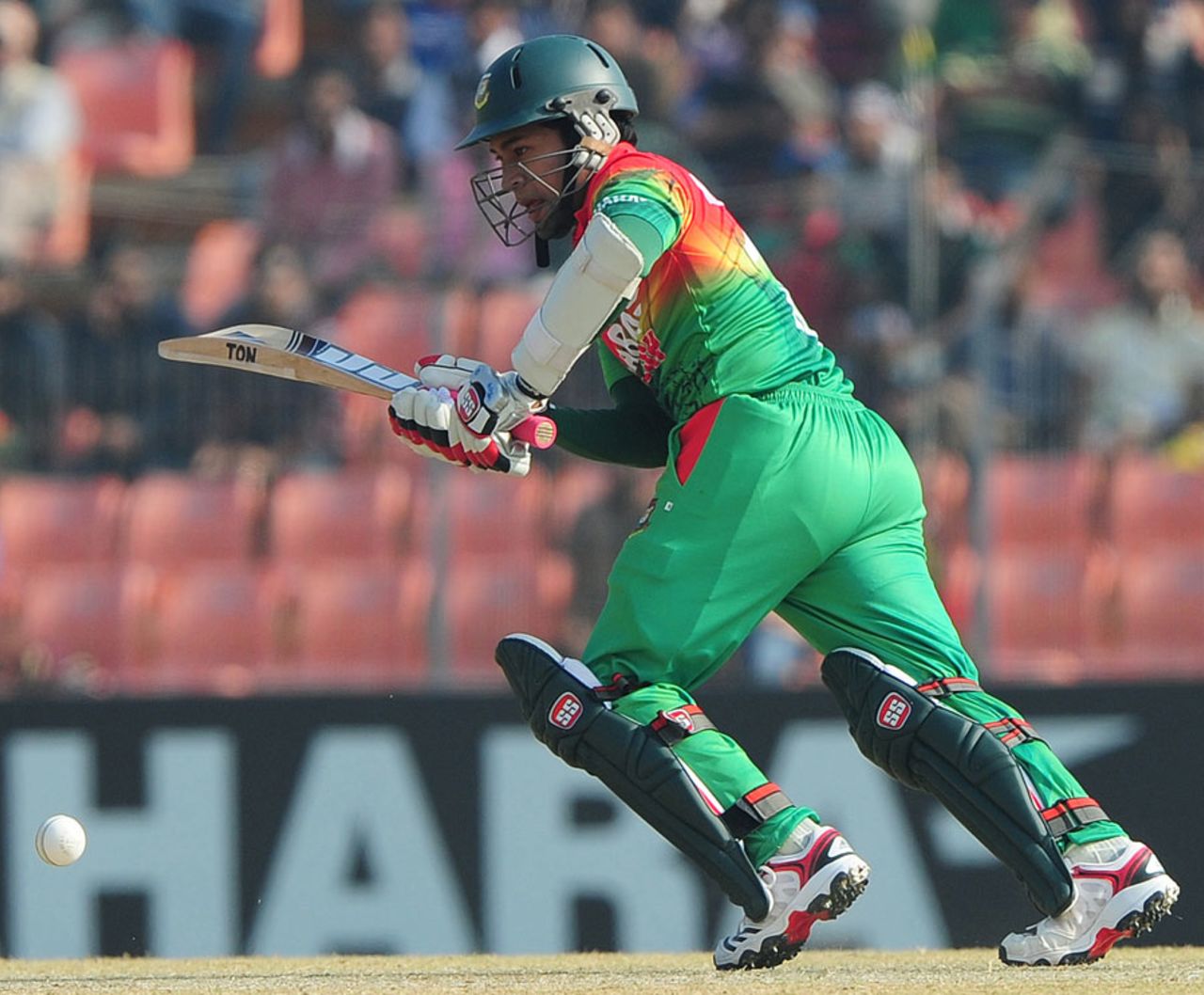 Mushfiqur Rahim on his way to 79, Bangladesh v West Indies, 2nd ODI, Khulna, December 2, 2012
