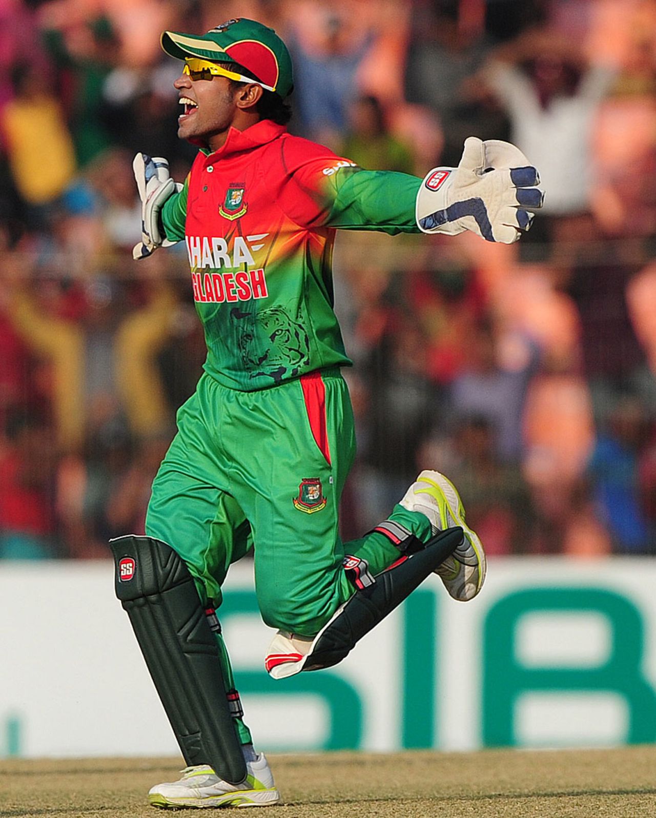 Mushfiqur Rahim scored 79 and took three catches, Bangladesh v West Indies, 2nd ODI, Khulna, December 2, 2012