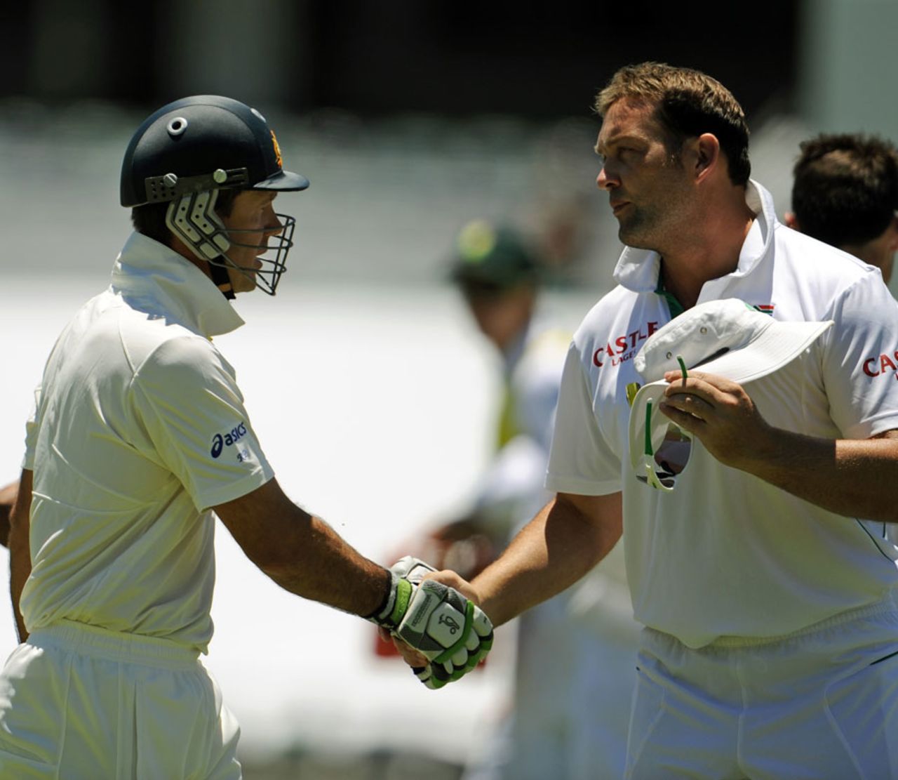 Jacques Kallis shakes hands with Ricky Ponting, Australia v South Africa, 3rd Test, Perth, 4th day, December 3, 2012
