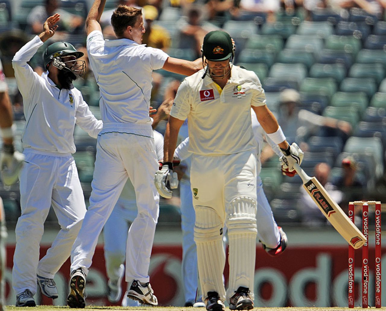 Shane Watson edged to slip to be out for 25, Australia v South Africa, 3rd Test, Perth, 4th day, December 3, 2012