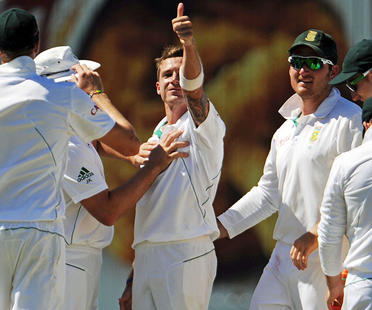 Dale Steyn gestures after claiming Michael Hussey's wicket, Australia v South Africa, 3rd Test, Perth, 4th day, December 3, 2012