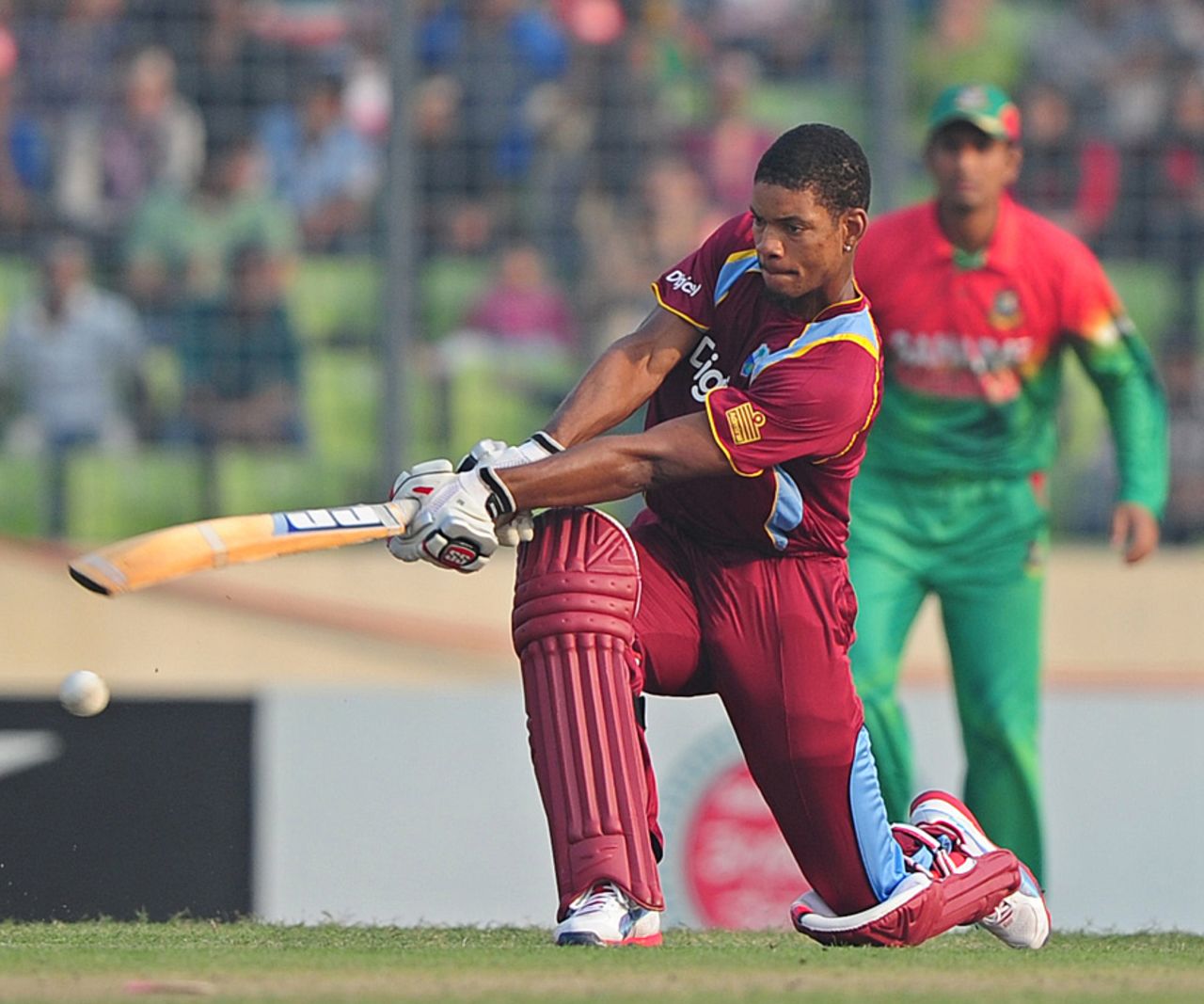 Kieran Powell sweeps, Bangladesh v West Indies, 4th ODI, Mirpur, December 7, 2012
