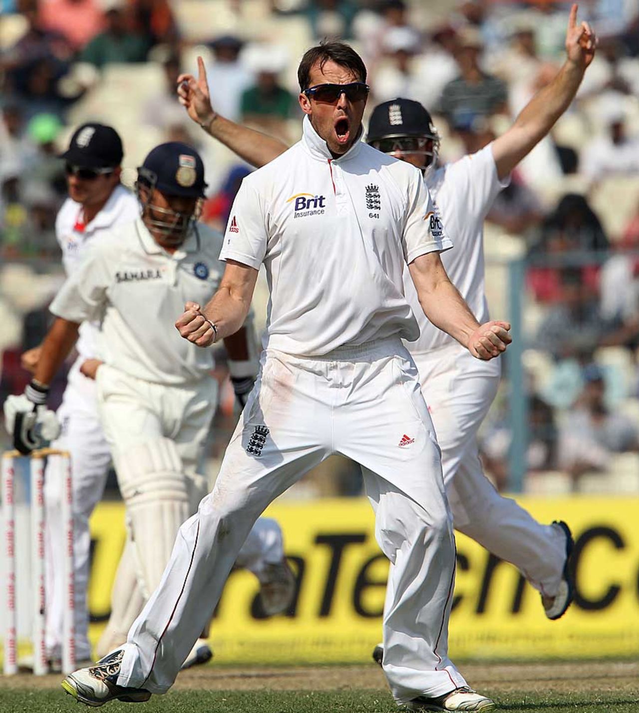 Graeme Swann had Sachin Tendulkar caught at slip, India v England, 3rd Test, Kolkata, 4th day, December 8, 2012