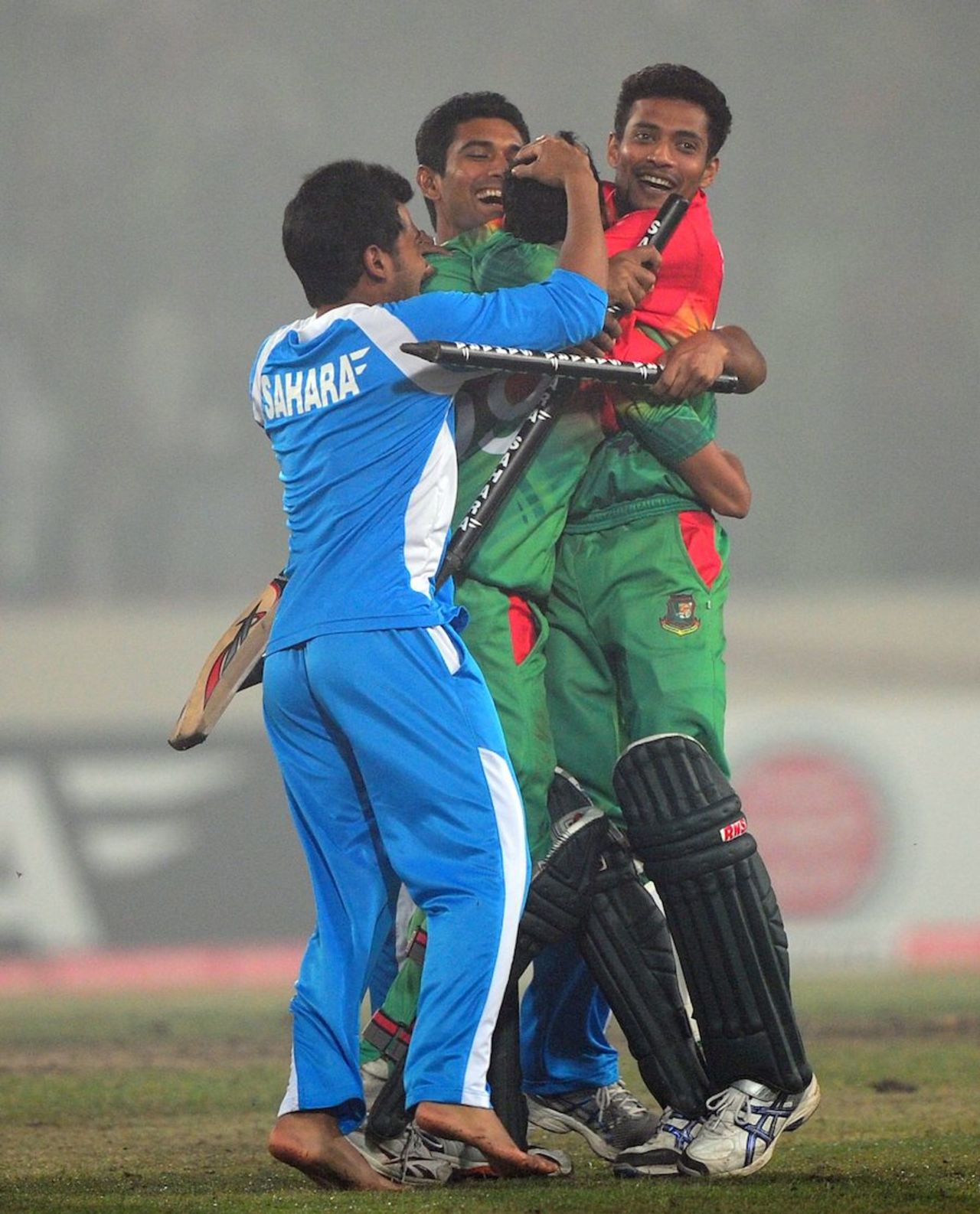 Bangladesh celebrate a tense victory, Bangladesh v West Indies, 5th ODI, Mirpur, December 8, 2012