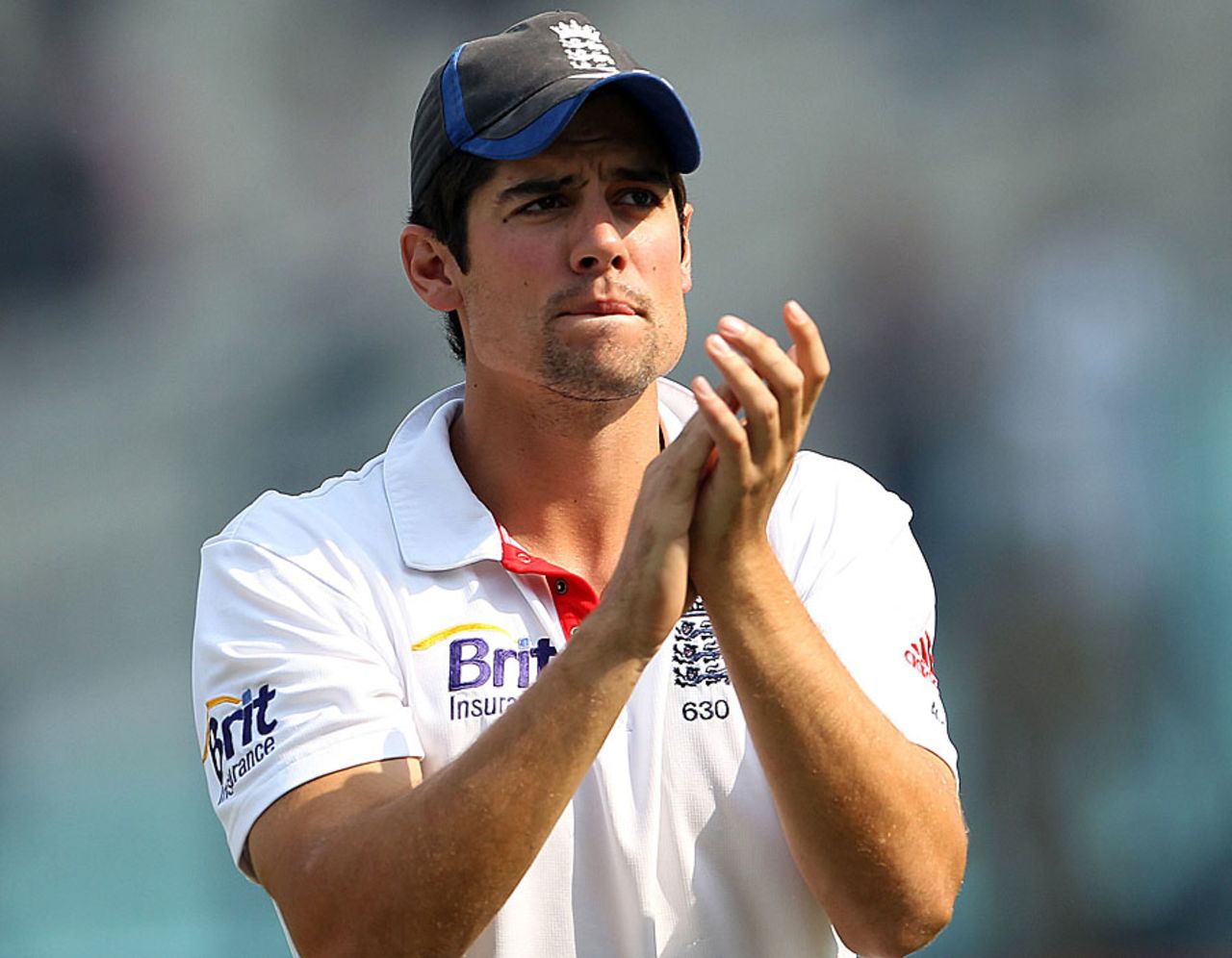Alastair Cook acknowledges the crowd after England's win, India v England, 3rd Test, Kolkata, 5th day, December 8, 2012