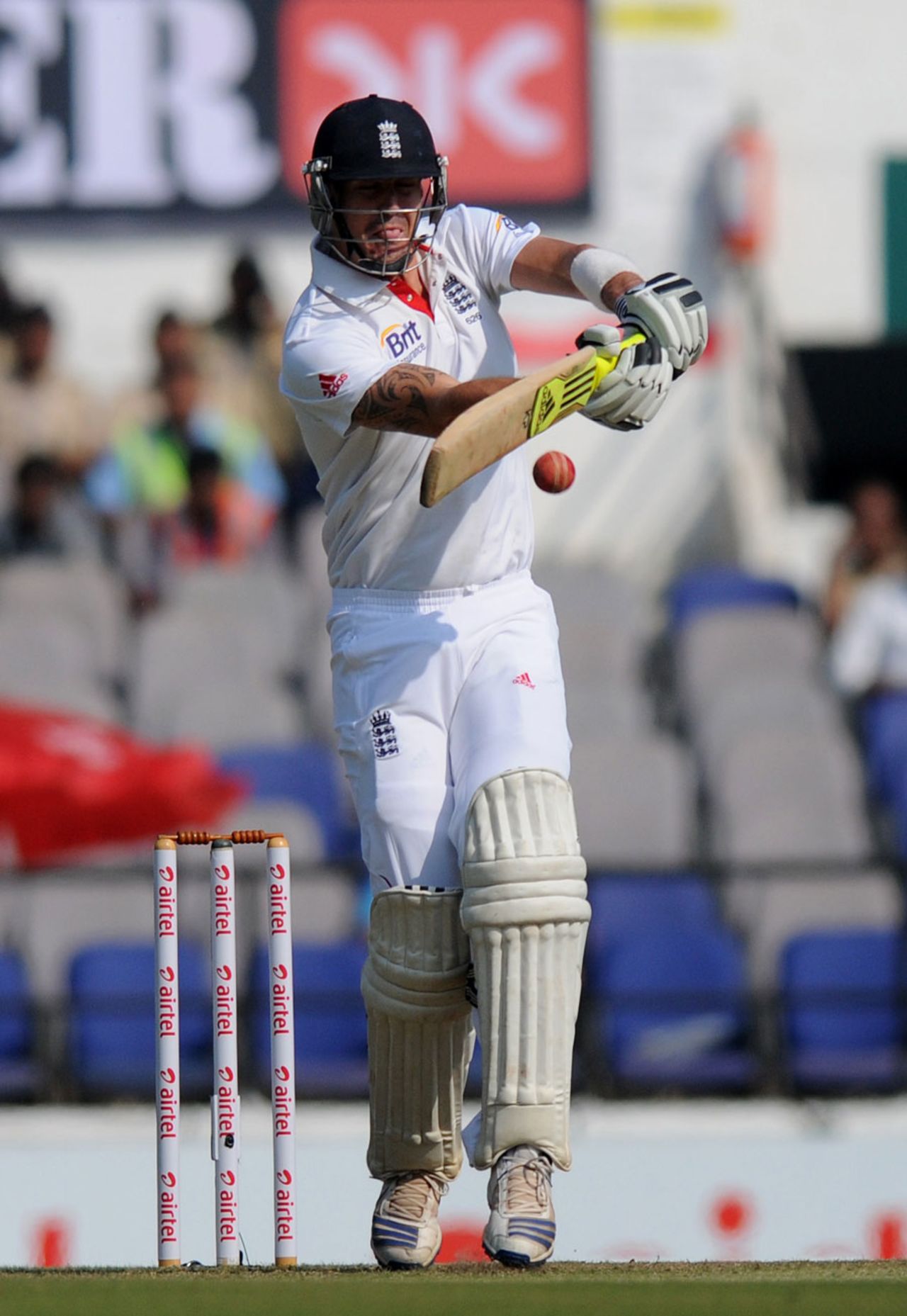 Kevin Pietersen pulls on his way to a half-century, India v England, 4th Test, Nagpur, 1st day, December 13, 2012