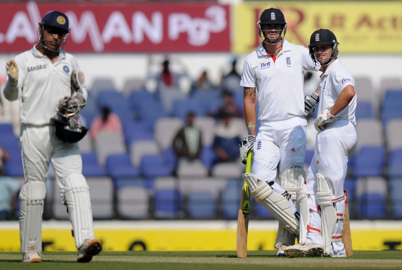 Kevin Pietersen and Jonathan Trott combined to add 86, India v England, 4th Test, Nagpur, 1st day, December 13, 2012