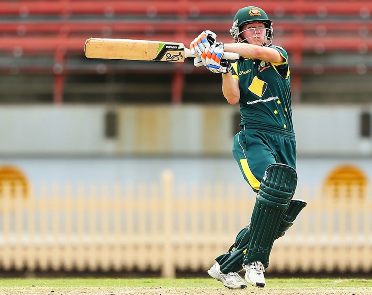 Rachel Haynes pulls during her 70, Australia v New Zealand, 2nd Women's ODI, North Sydney Oval, Sydney, December 14, 2012